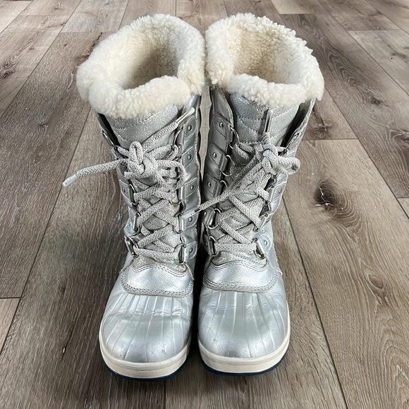 SOREL x Disney Frozen Torfino II Shearling Waterproof Boot Silver - Picture 2 of 11